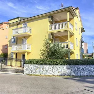  Apartment Point